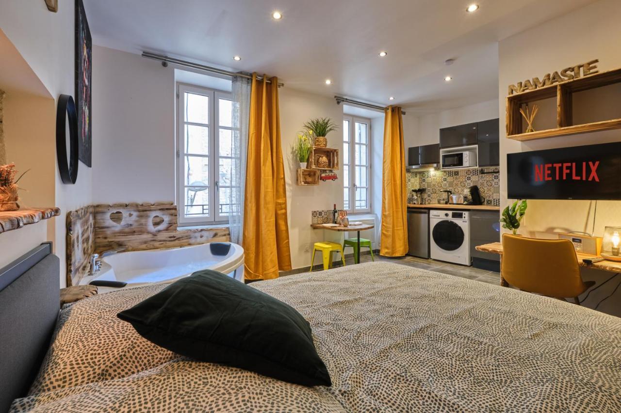 Place Carnot - Studio Tout Equipe Avec Jacuzzi Proche Toutes Commodites Carcassonne Dış mekan fotoğraf