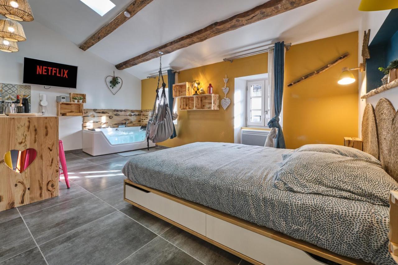 Place Carnot - Studio Tout Equipe Avec Jacuzzi Proche Toutes Commodites Carcassonne Dış mekan fotoğraf