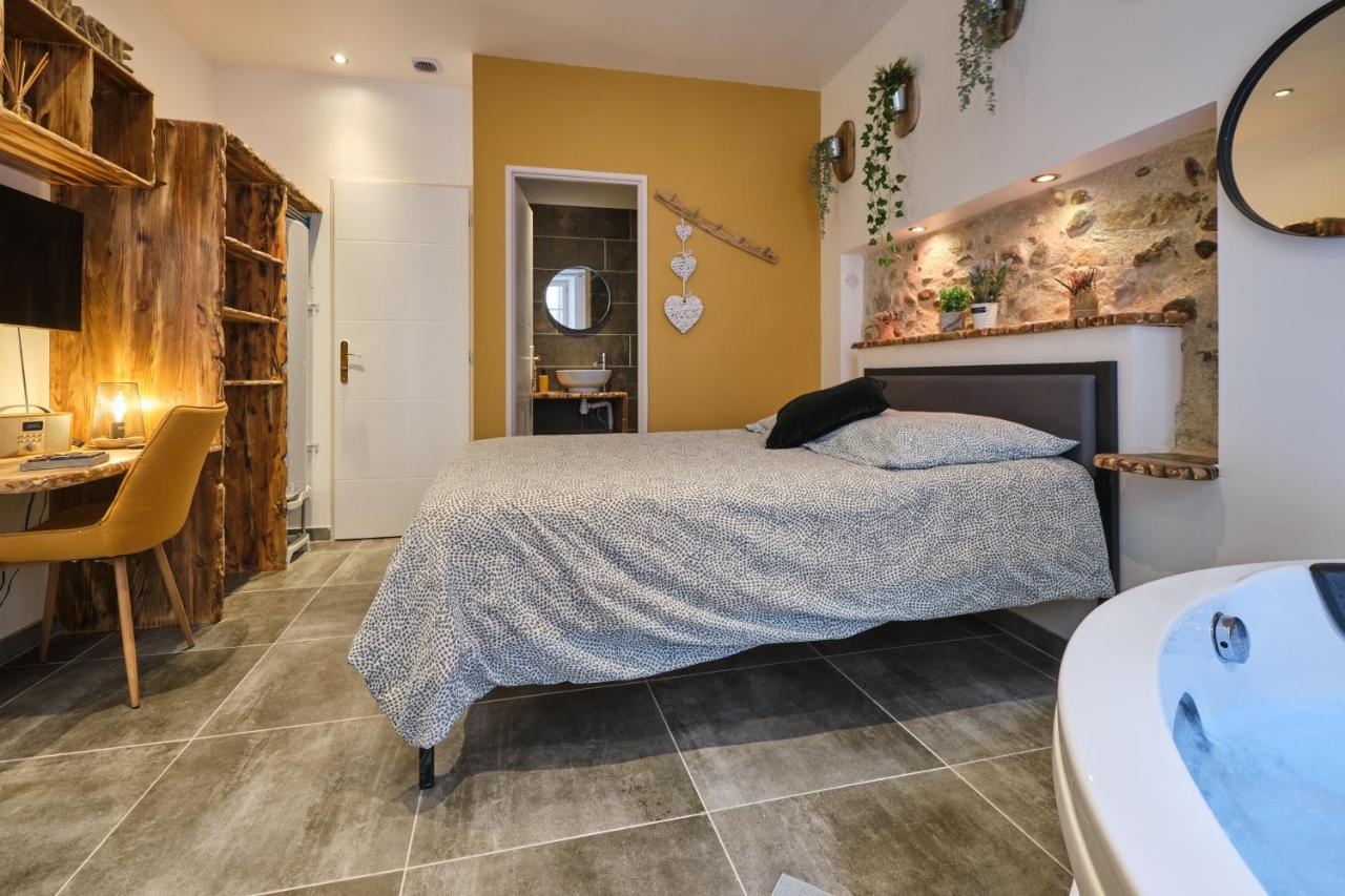 Place Carnot - Studio Tout Equipe Avec Jacuzzi Proche Toutes Commodites Carcassonne Dış mekan fotoğraf