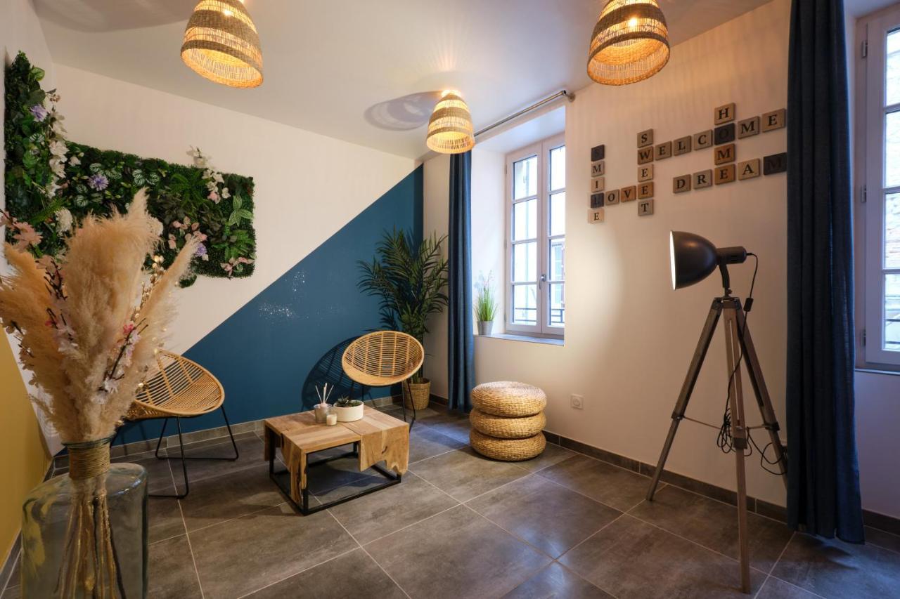 Place Carnot - Studio Tout Equipe Avec Jacuzzi Proche Toutes Commodites Carcassonne Dış mekan fotoğraf