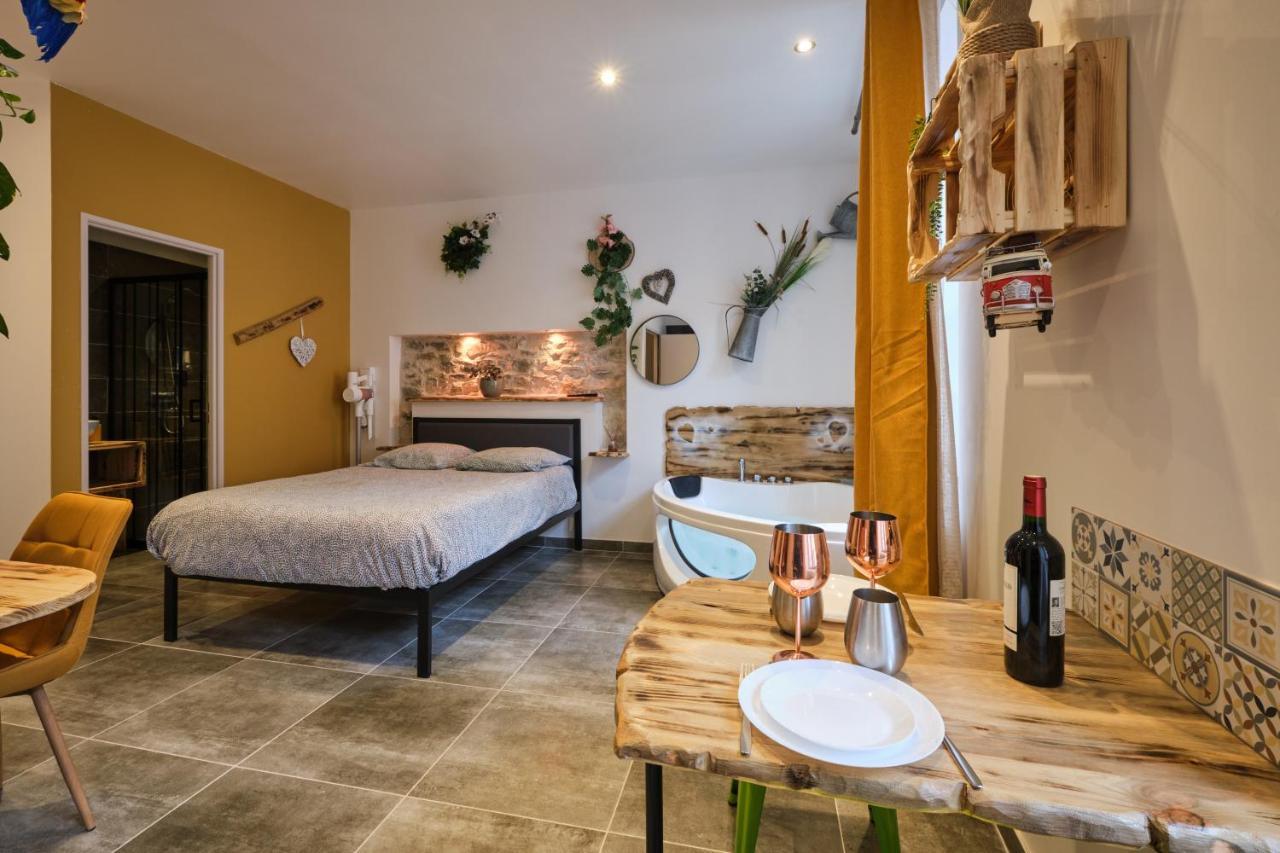 Place Carnot - Studio Tout Equipe Avec Jacuzzi Proche Toutes Commodites Carcassonne Dış mekan fotoğraf