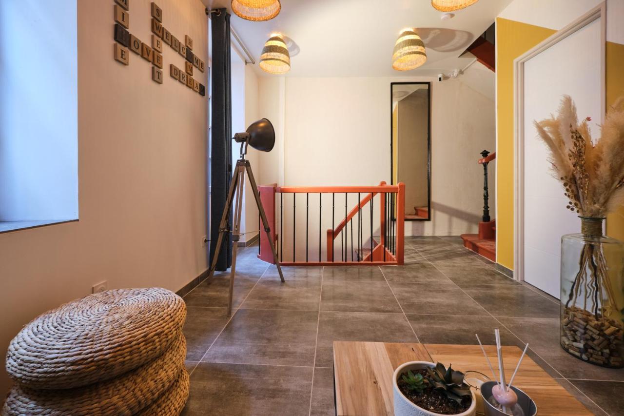 Place Carnot - Studio Tout Equipe Avec Jacuzzi Proche Toutes Commodites Carcassonne Dış mekan fotoğraf