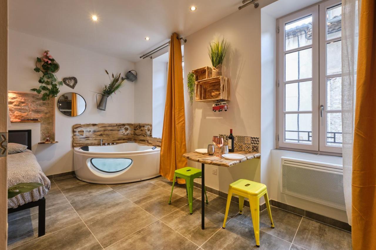 Place Carnot - Studio Tout Equipe Avec Jacuzzi Proche Toutes Commodites Carcassonne Dış mekan fotoğraf