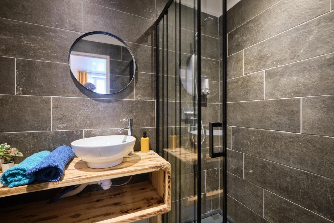 Place Carnot - Studio Tout Equipe Avec Jacuzzi Proche Toutes Commodites Carcassonne Dış mekan fotoğraf